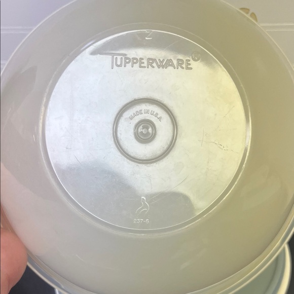 Vintage nesting Tupperware Pastel Bowl Collection with Lids - Picture 12 of 13